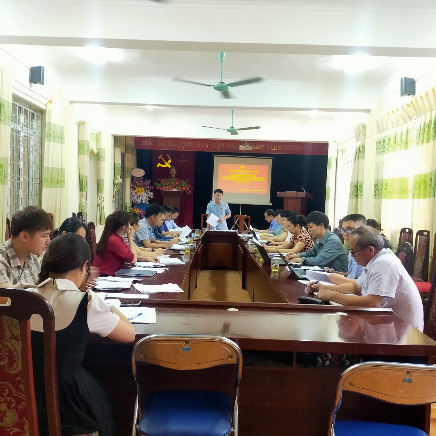 Hội đồng nhân dân huyện giám sát Chuyên đề “Việc thực hiện kế hoạch CCHC Nhà nước trên địa bàn huyện từ tháng 7.2021-31.12.2023” tại xã Quài Nưa